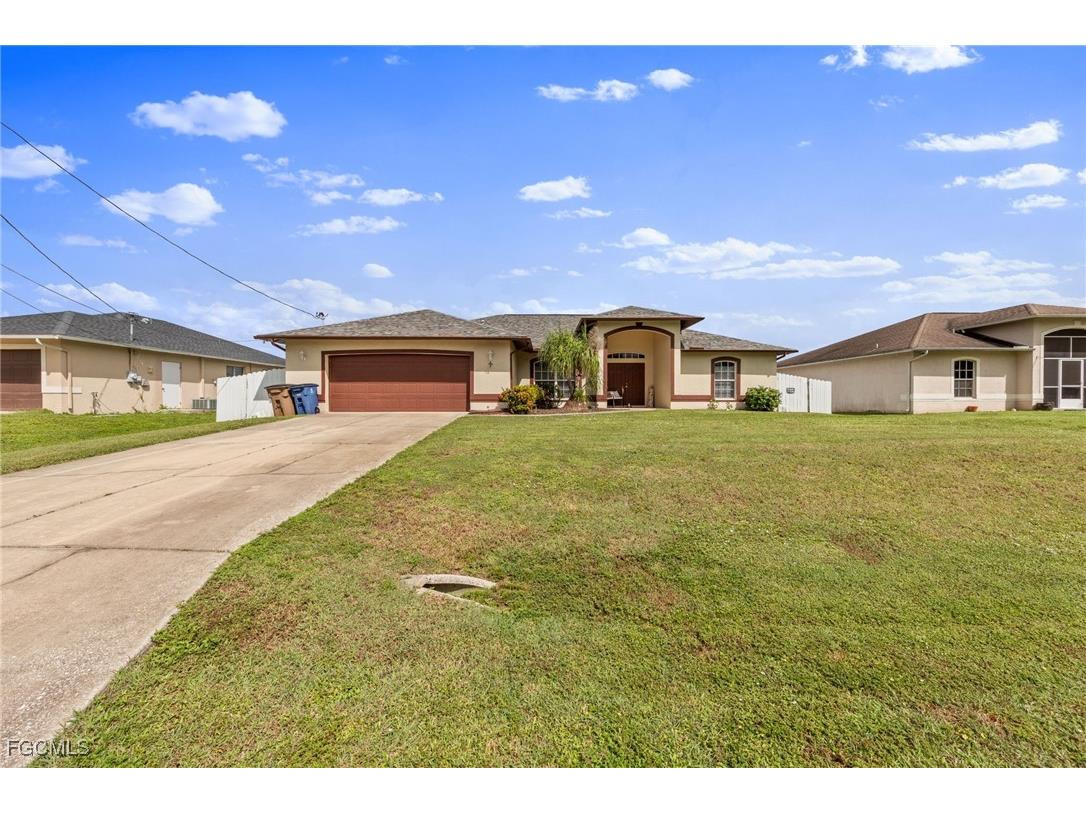 3012 3rd Street W Lehigh Acres FL 33971 2025012681 image1