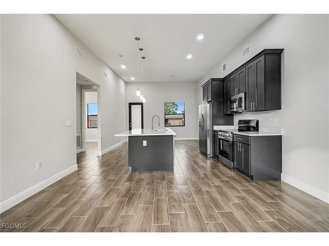 3013 4th Street SW Lehigh Acres FL 33976 2025025818 image6
