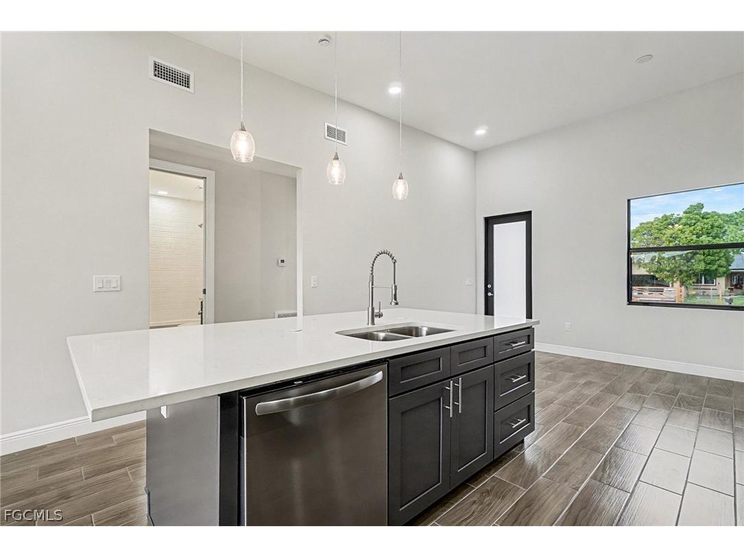 3013 4th Street SW Lehigh Acres FL 33976 2026009678 image8