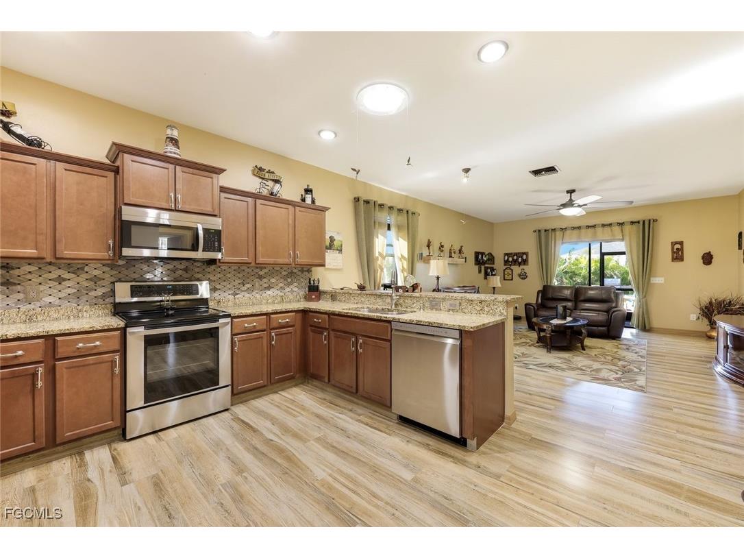 3014 SW 9th Place Cape Coral FL 33914 2025019259 image18