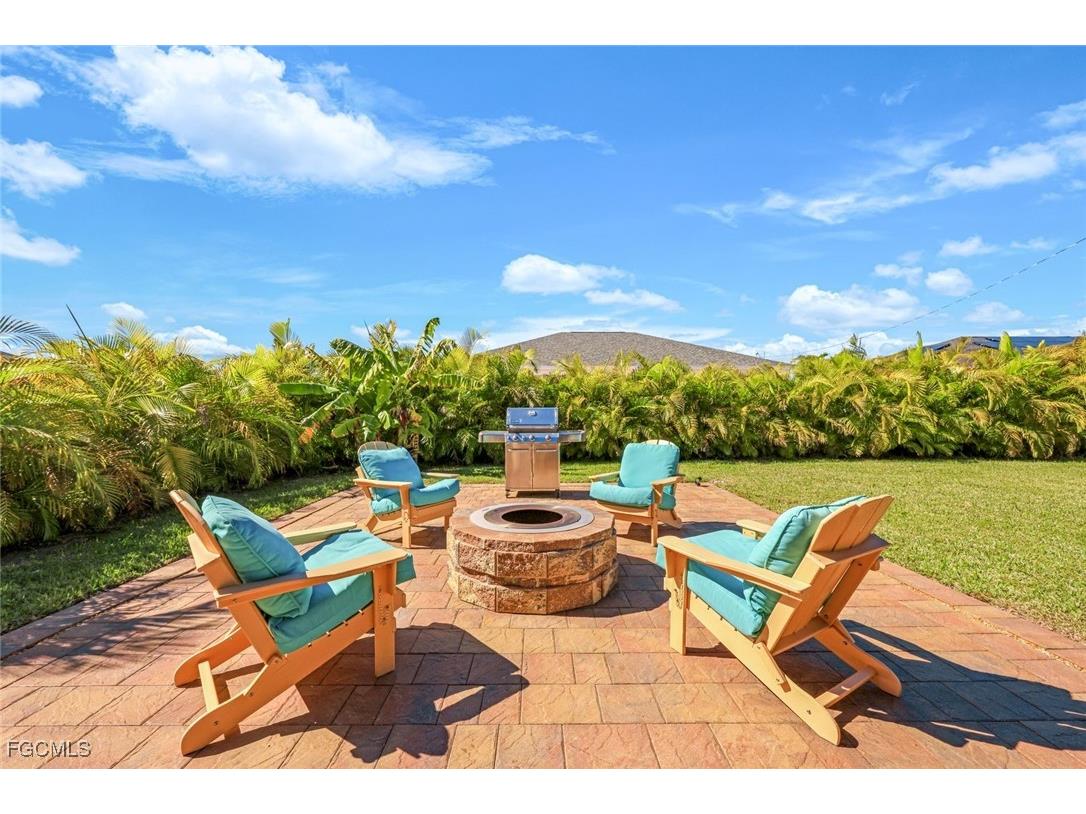 3014 SW 9th Place Cape Coral FL 33914 2025019259 image2