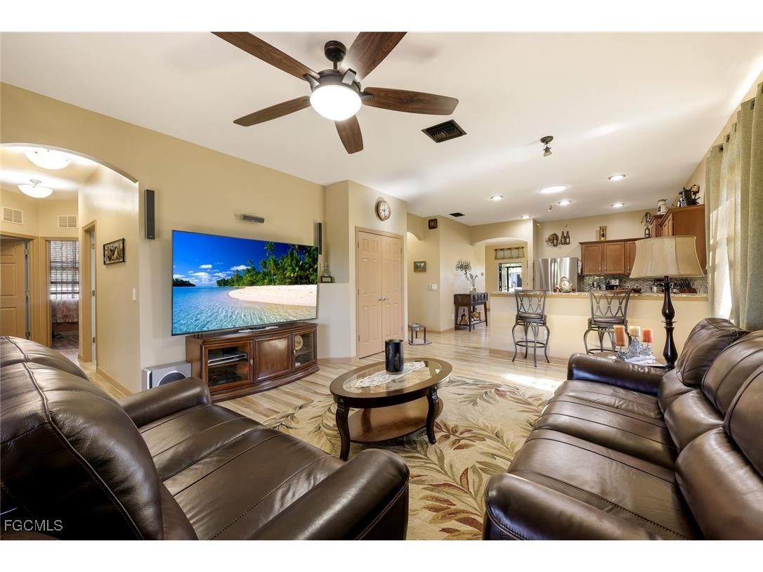 3014 SW 9th Place Cape Coral FL 33914 2025019259 image4