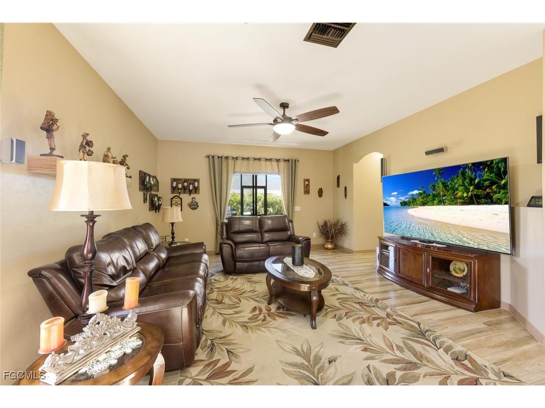 3014 SW 9th Place Cape Coral FL 33914 2025019259 image7