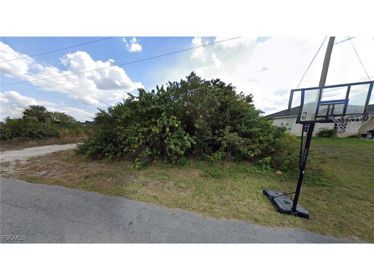 3015 26th Street SW Lehigh Acres FL 33976 2025024289 image1