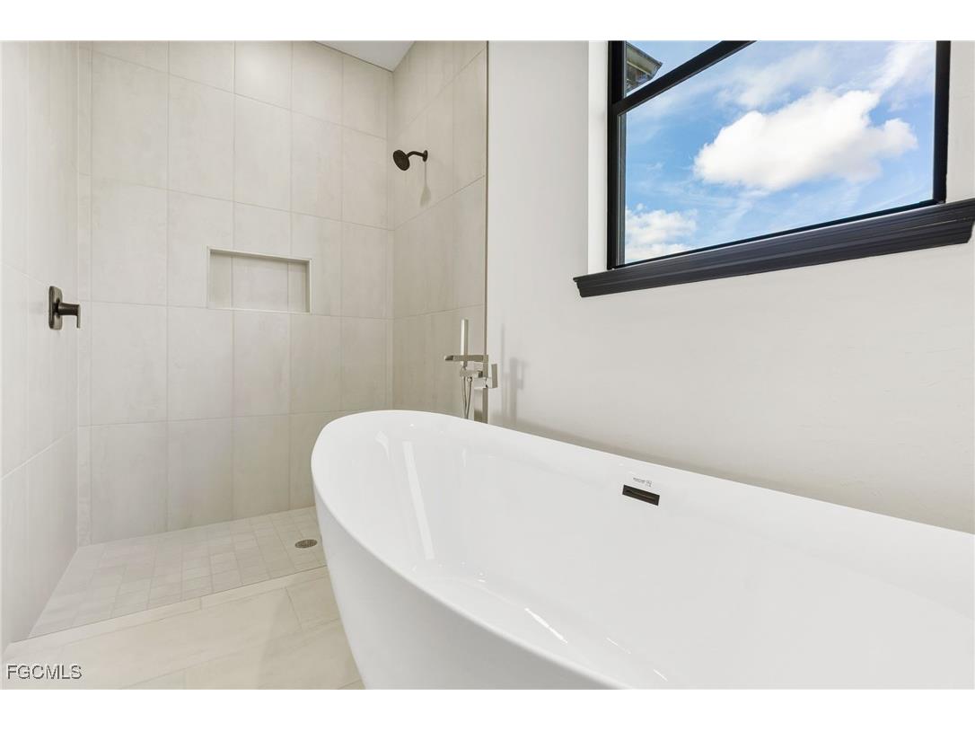 3015 3rd Street SW Lehigh Acres FL 33976 2025022414 image17