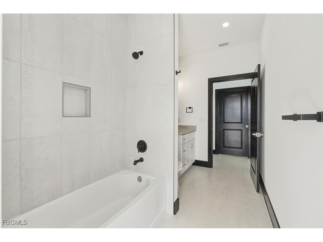 3015 3rd Street SW Lehigh Acres FL 33976 2025022414 image20