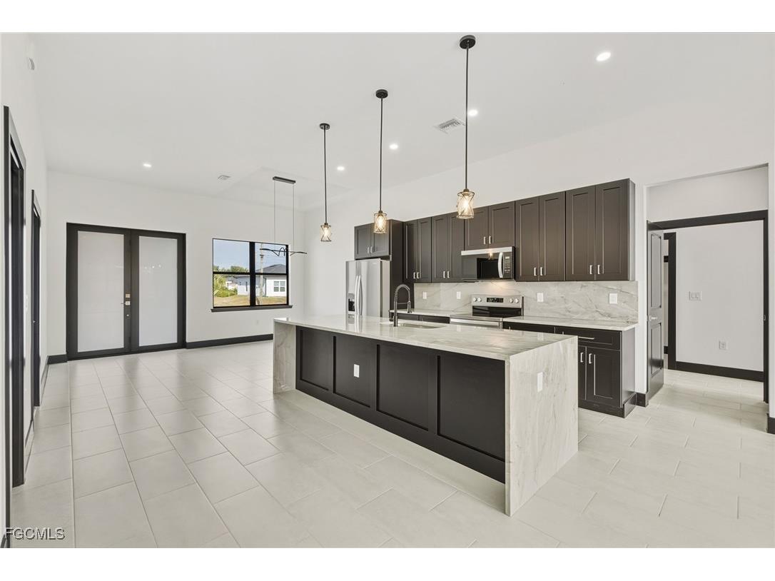 3015 3rd Street SW Lehigh Acres FL 33976 2025022414 image3