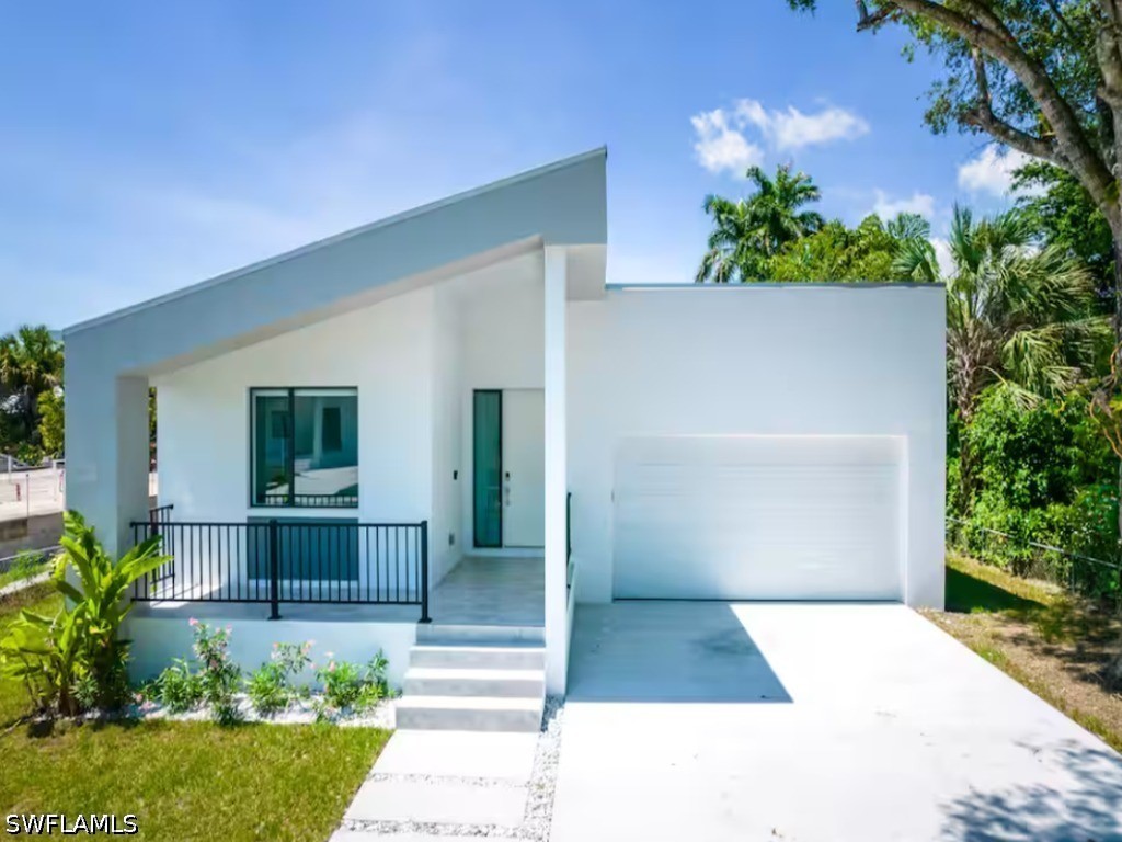 3015 Karen Drive Naples FL 34112 226019971 image1