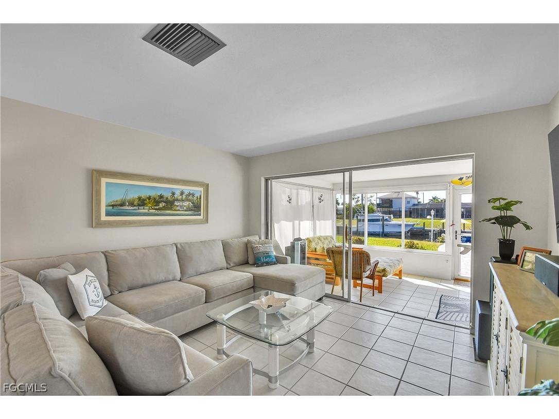 3018 SE 18th Place Cape Coral FL 33904 2026007232 image8