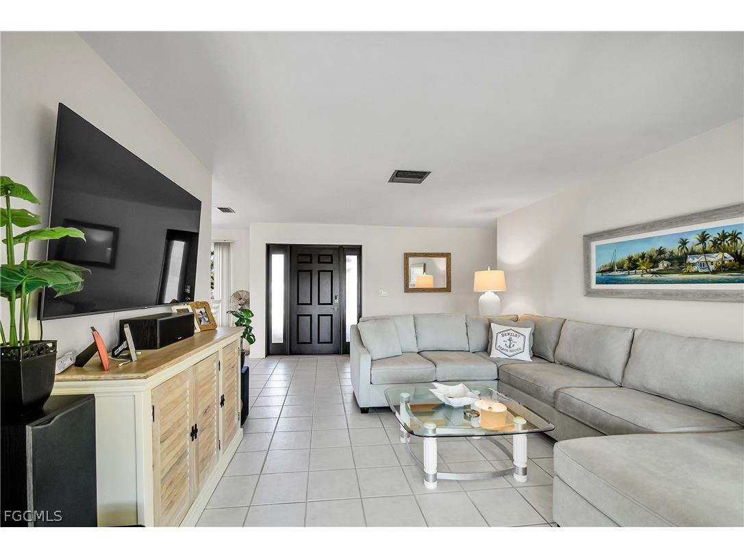 3018 SE 18th Place Cape Coral FL 33904 2026007232 image9