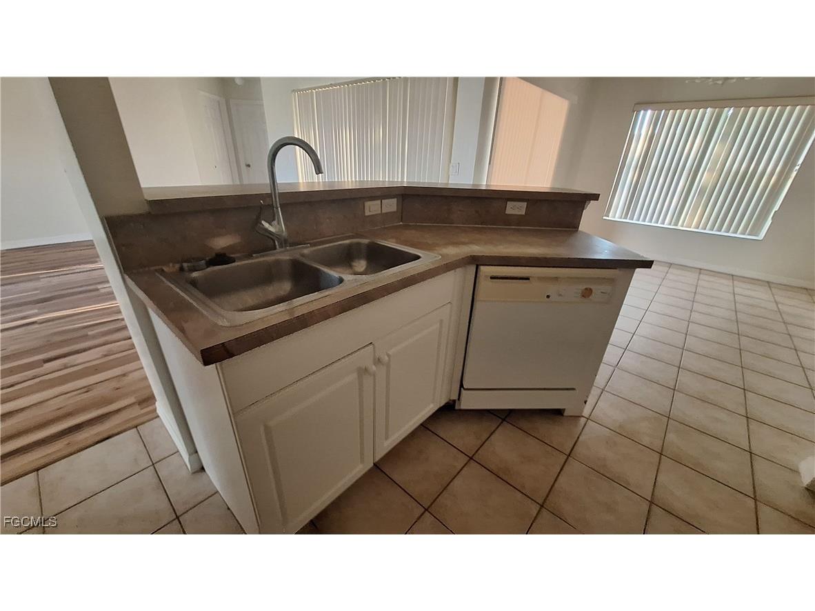3018 SW 10th Avenue Cape Coral FL 33914 2025008695 image6