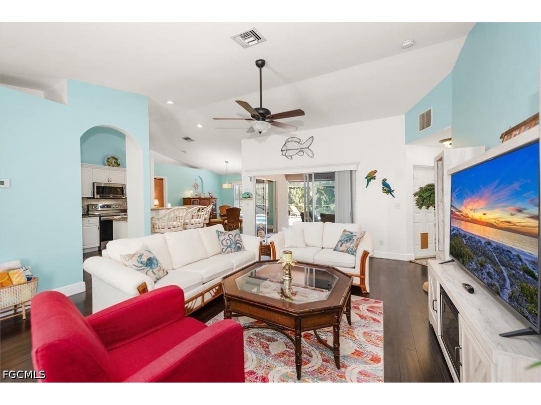3019 SW 15th Place Cape Coral FL 33914 2026028431 image4