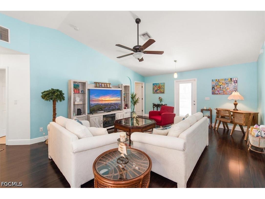3019 SW 15th Place Cape Coral FL 33914 2026028431 image8