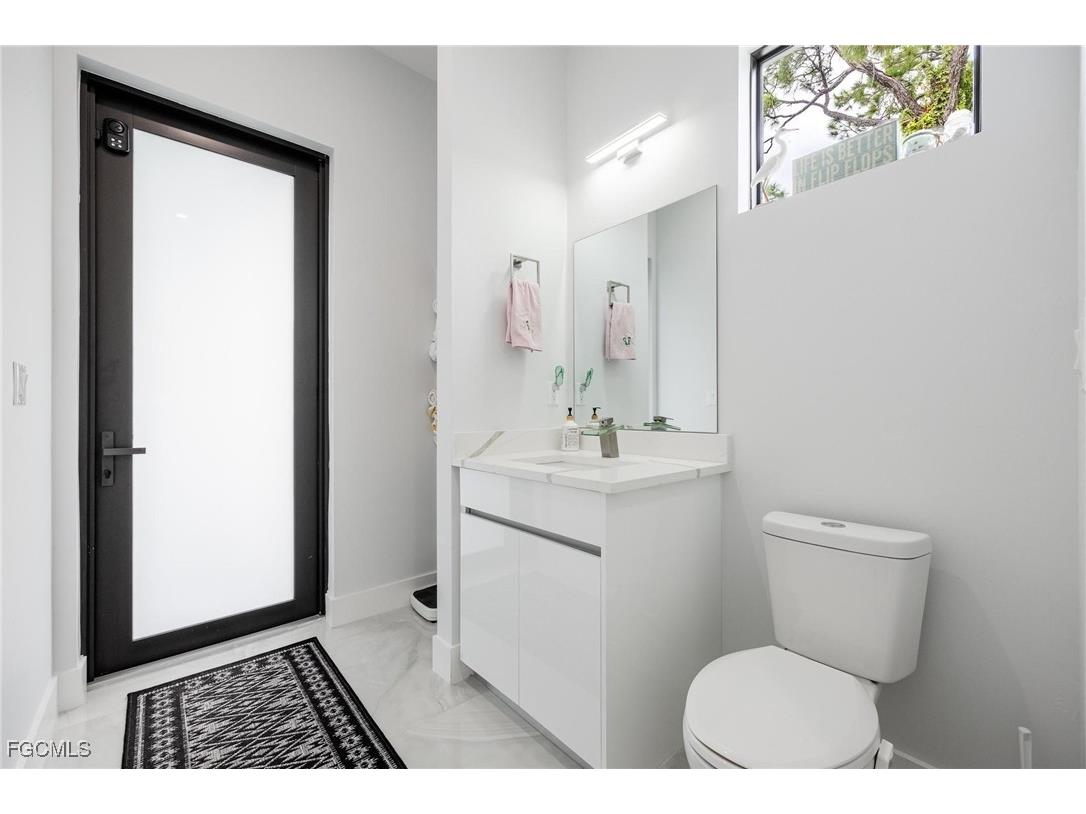 302 NW 1st Street Cape Coral FL 33993 2025021017 image28