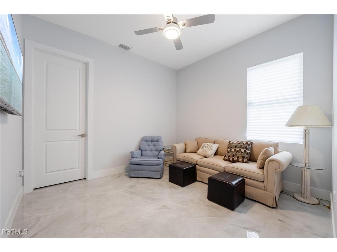 302 NW 1st Street Cape Coral FL 33993 2025021017 image29