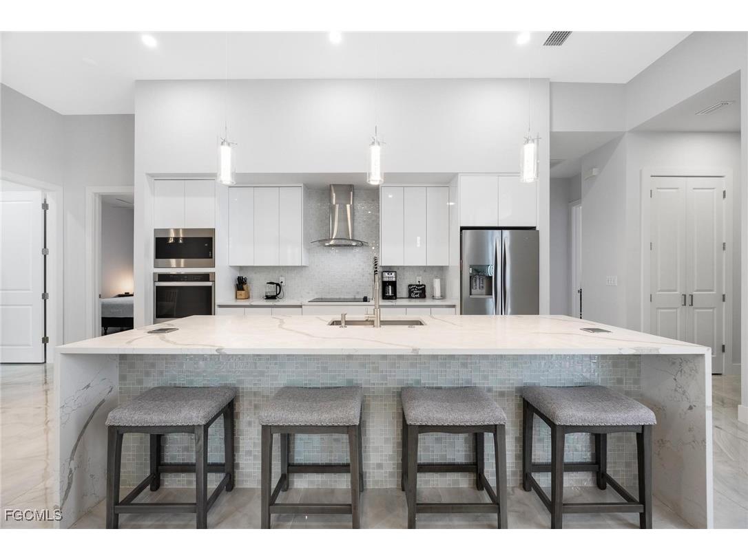 302 NW 1st Street Cape Coral FL 33993 2025021017 image8