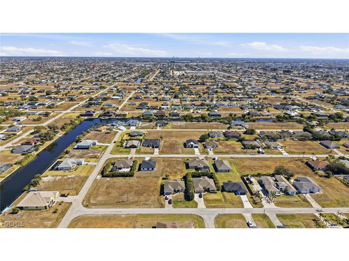302 NW 27th Avenue Cape Coral FL 33993 2026007072 image6