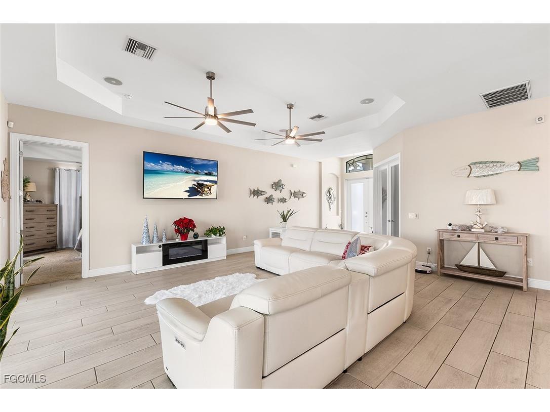 302 NW 32nd Place Cape Coral FL 33993 2025018752 image11