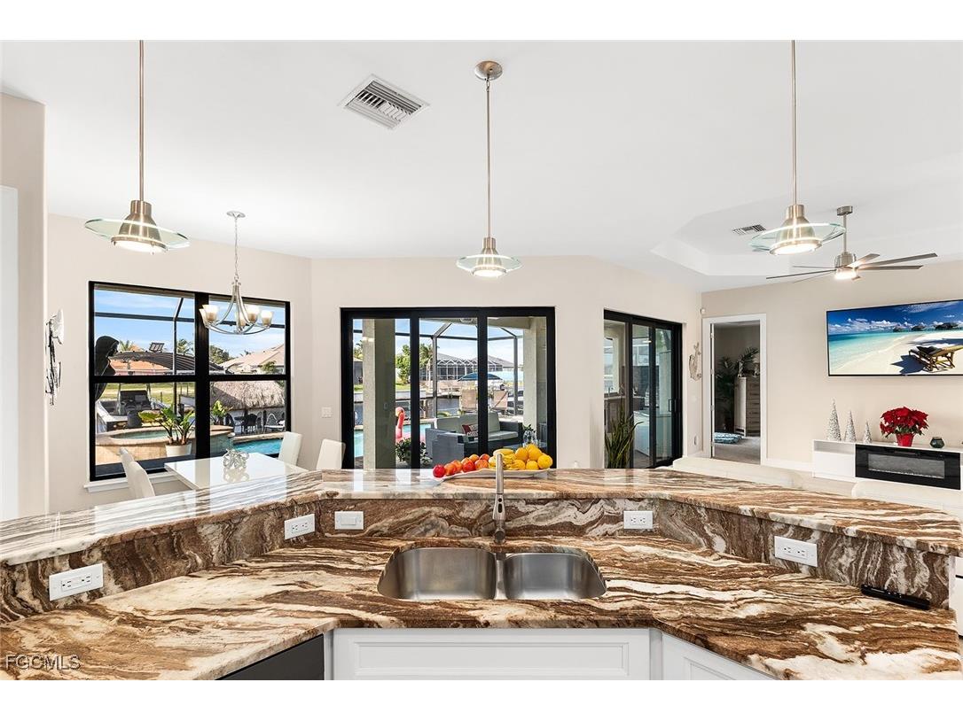 302 NW 32nd Place Cape Coral FL 33993 2025018752 image15