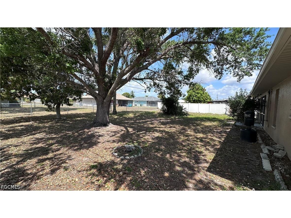 302 SE 1st Place Cape Coral FL 33990 2026014063 image5