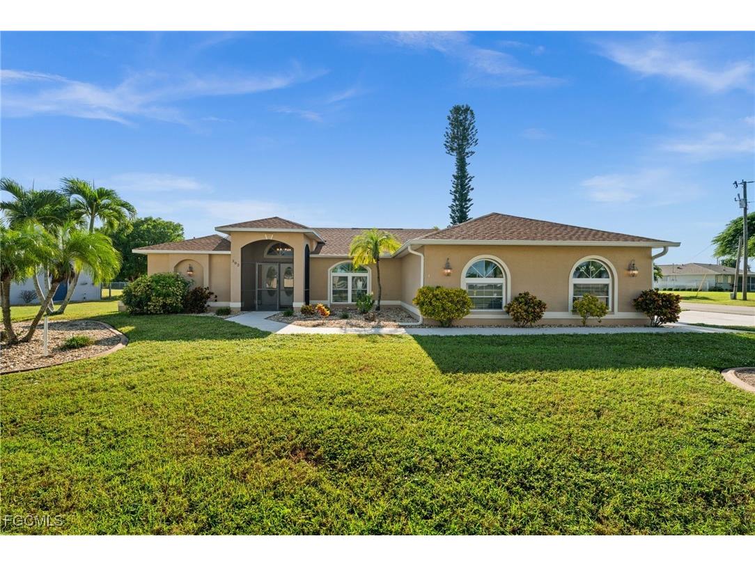 302 SE 34th Street Cape Coral FL 33904 2025017420 image1