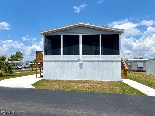302 Shoreland Drive Fort Myers FL 33905 2025024372 image2