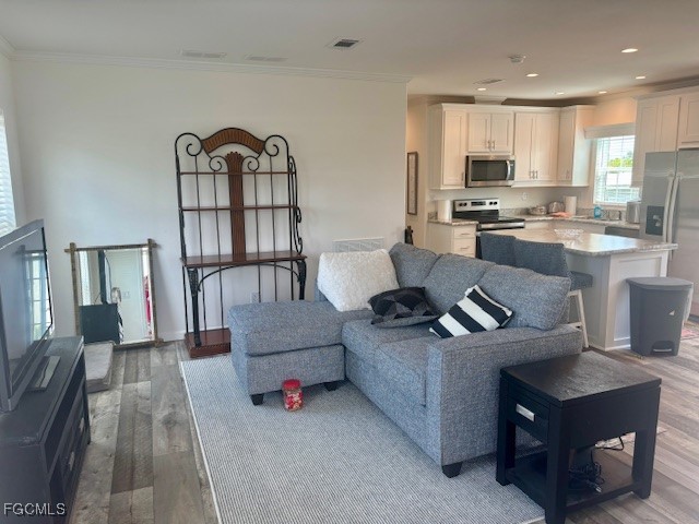 302 Shoreland Drive Fort Myers FL 33905 2025024372 image8