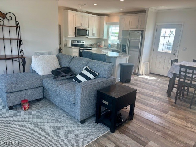 302 Shoreland Drive Fort Myers FL 33905 2025024372 image9