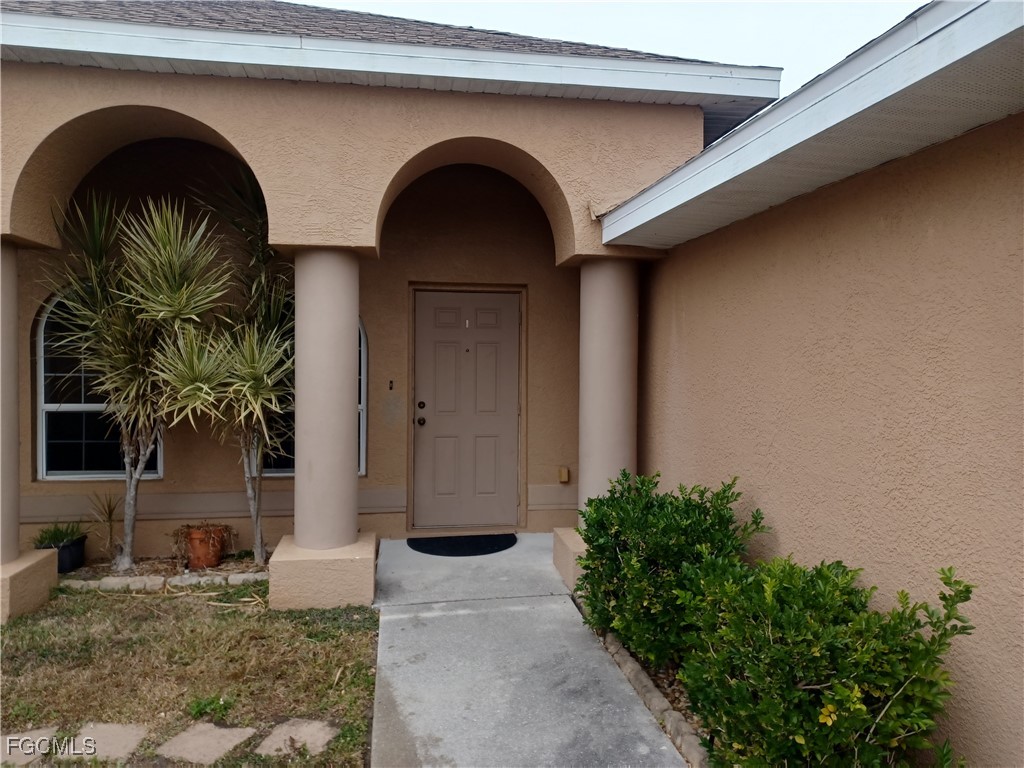 3020 SE Santa Barbara Place Cape Coral FL 33904 2026005371 image2