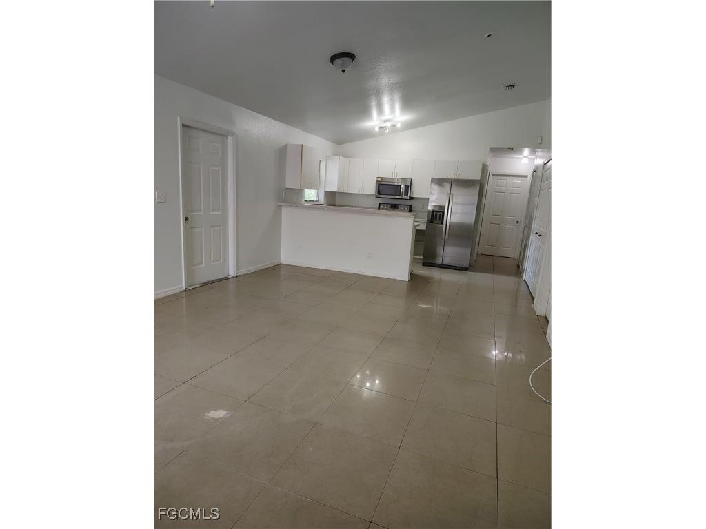 3021 Indian Street Fort Myers FL 33916 2025014181 image3