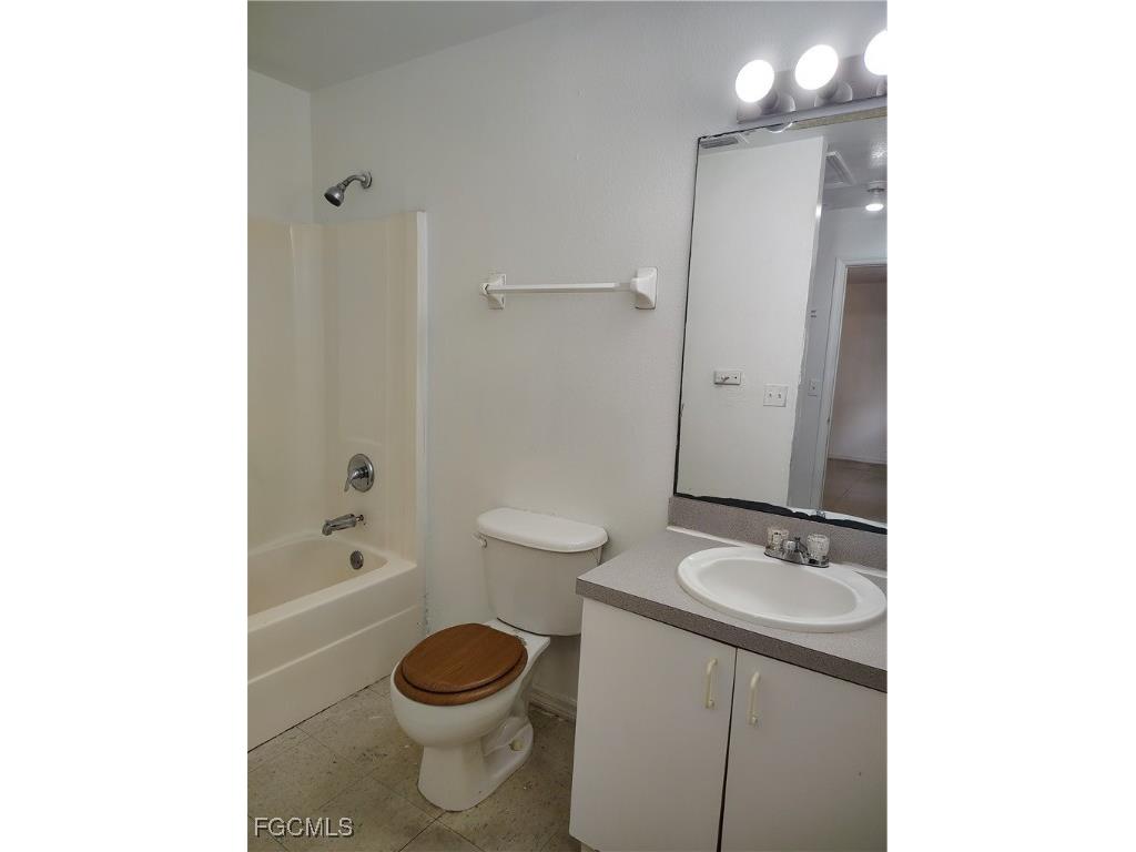 3021 Indian Street Fort Myers FL 33916 2025014181 image7