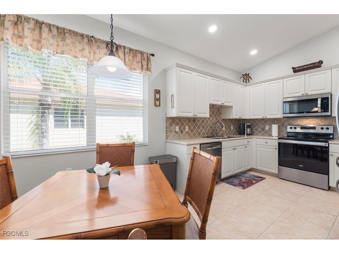 3021 Meandering Way #202 Fort Myers FL 33905 2025010700 image12