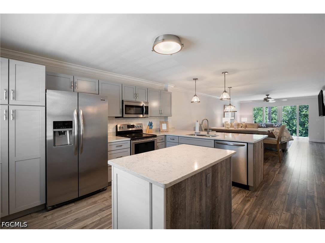 3021 Sandpiper Bay Circle #E106 Naples FL 34112 2026021487 image5