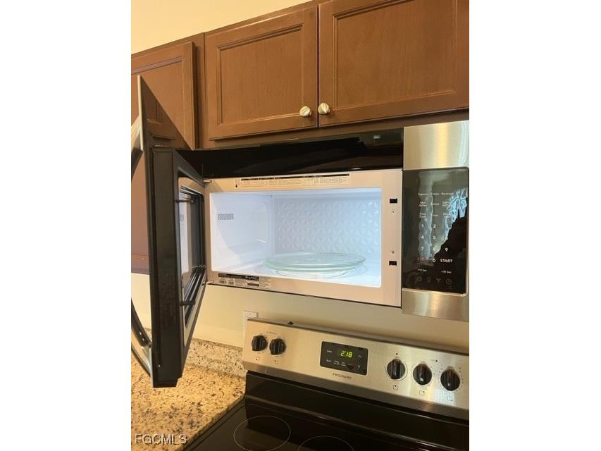 3022 SE Santa Barbara Place Cape Coral FL 33904 2025016029 image10