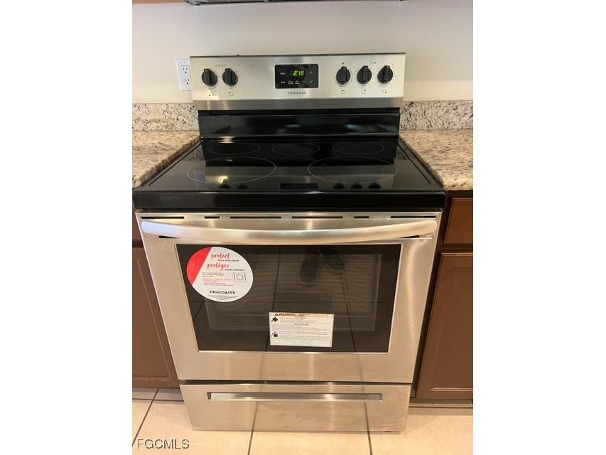 3022 SE Santa Barbara Place Cape Coral FL 33904 2025016029 image11