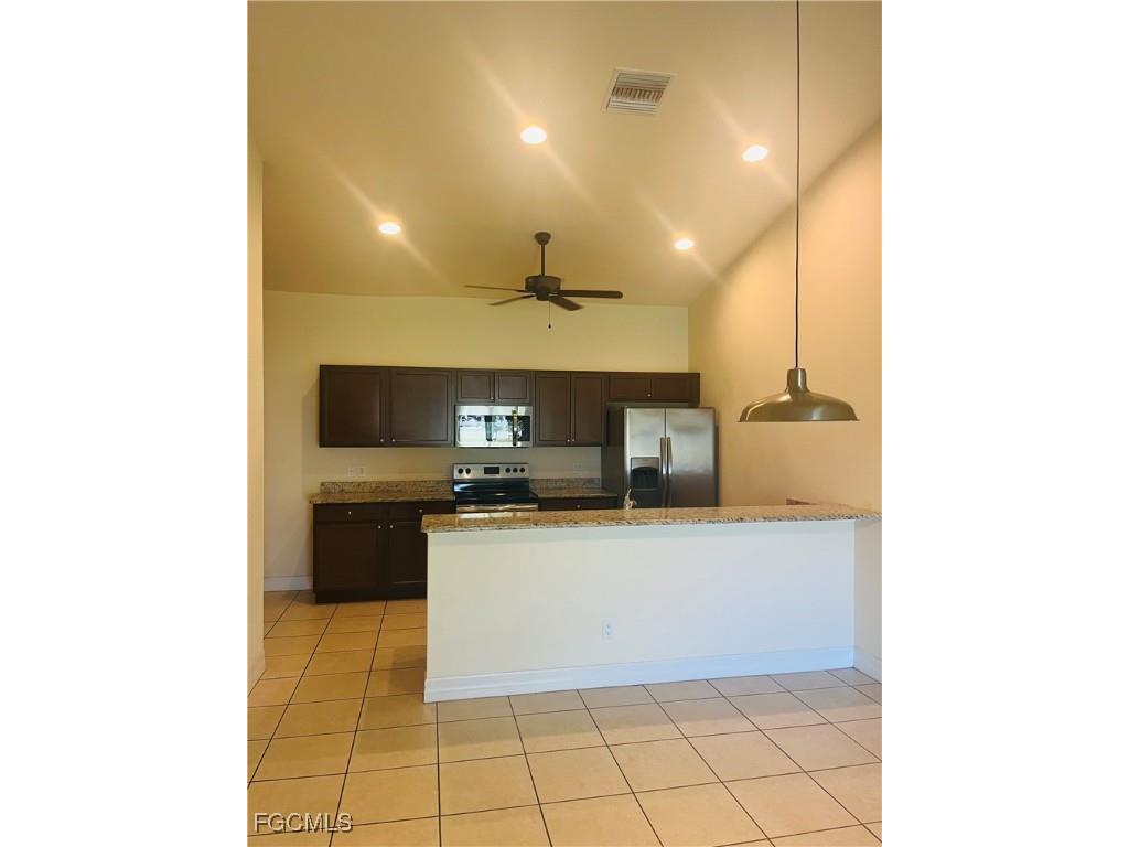 3022 SE Santa Barbara Place Cape Coral FL 33904 2025016029 image5