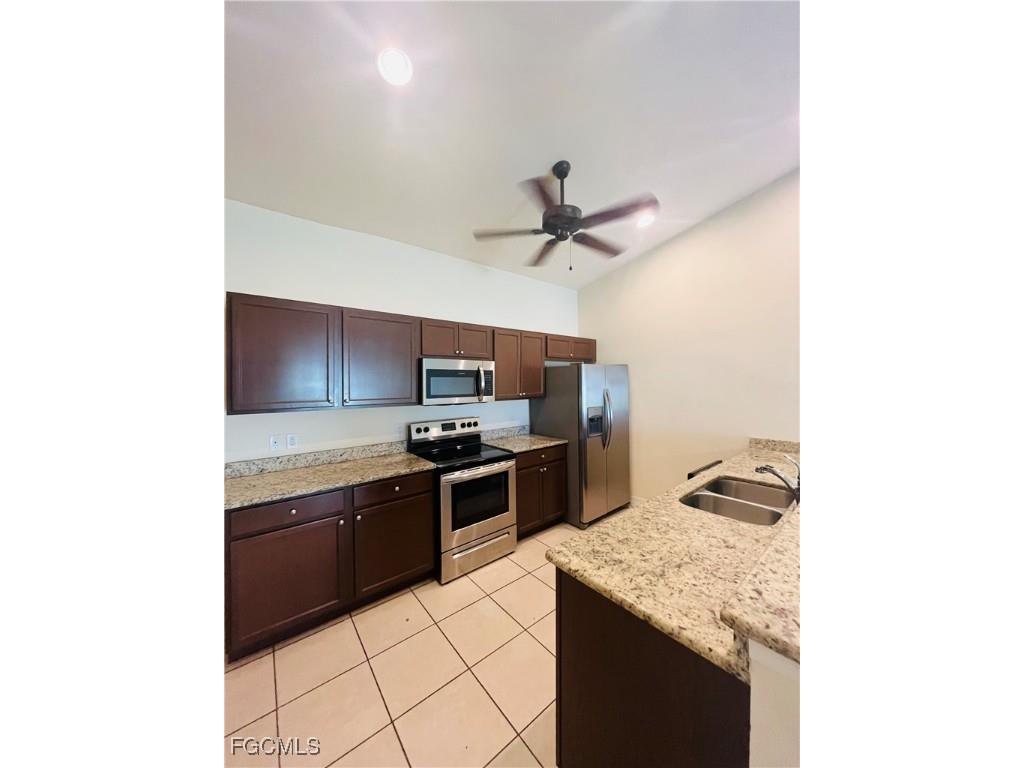 3022 SE Santa Barbara Place Cape Coral FL 33904 2025016029 image8