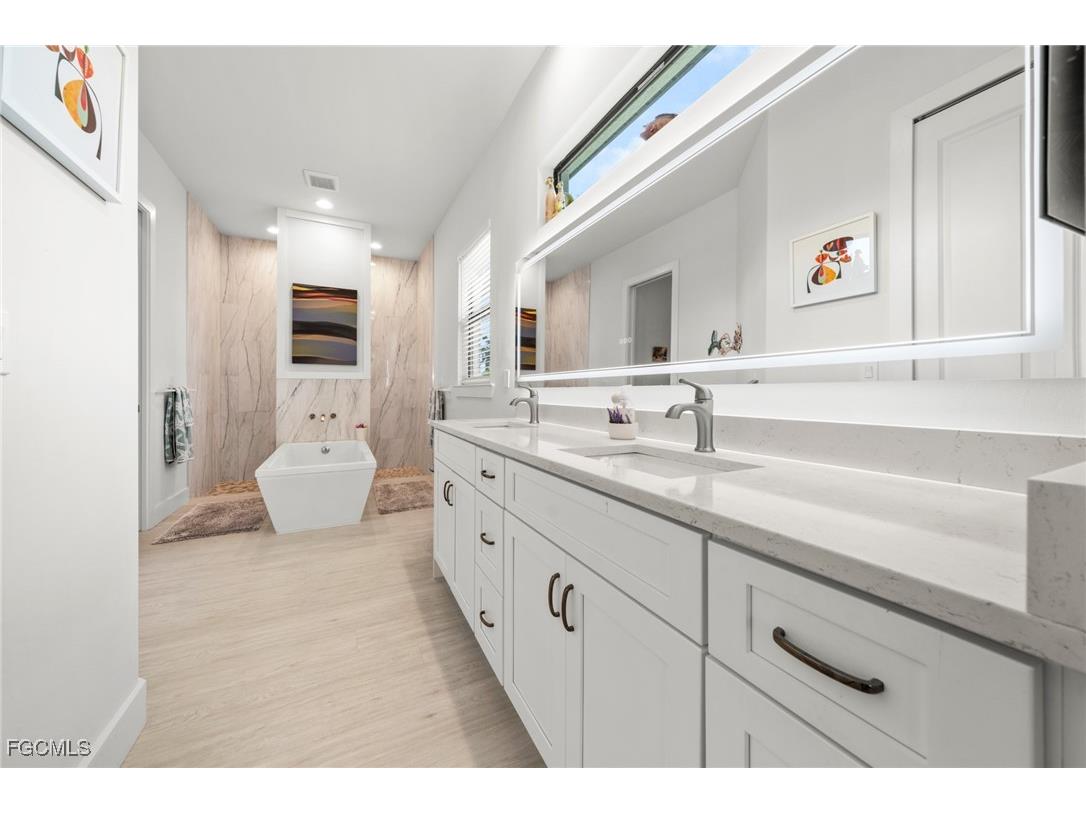 3022 SW 24th Avenue Cape Coral FL 33914 2025002819 image21