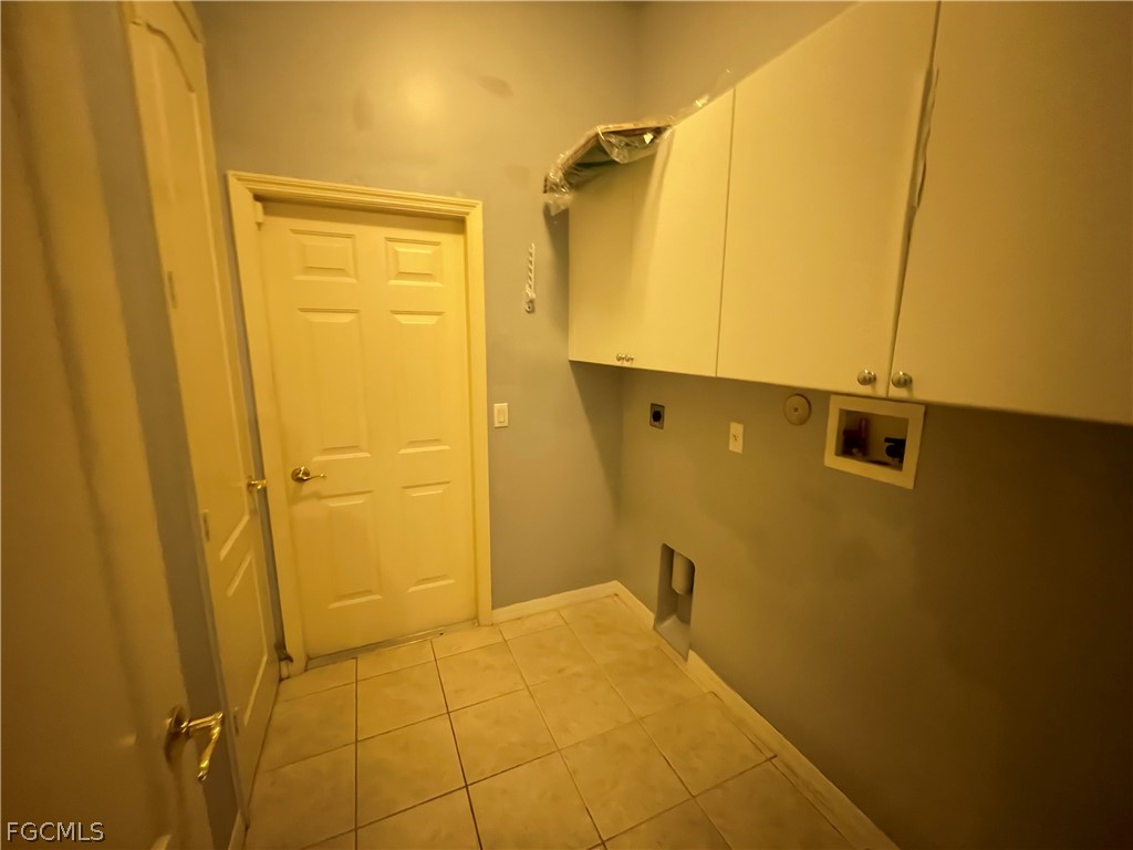 3023 Lake Manatee Court Cape Coral FL 33909 2026006806 image14