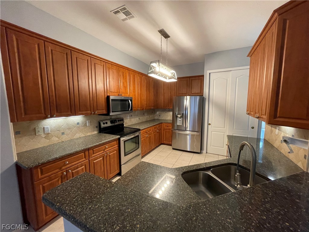 3023 Lake Manatee Court Cape Coral FL 33909 2026006806 image3