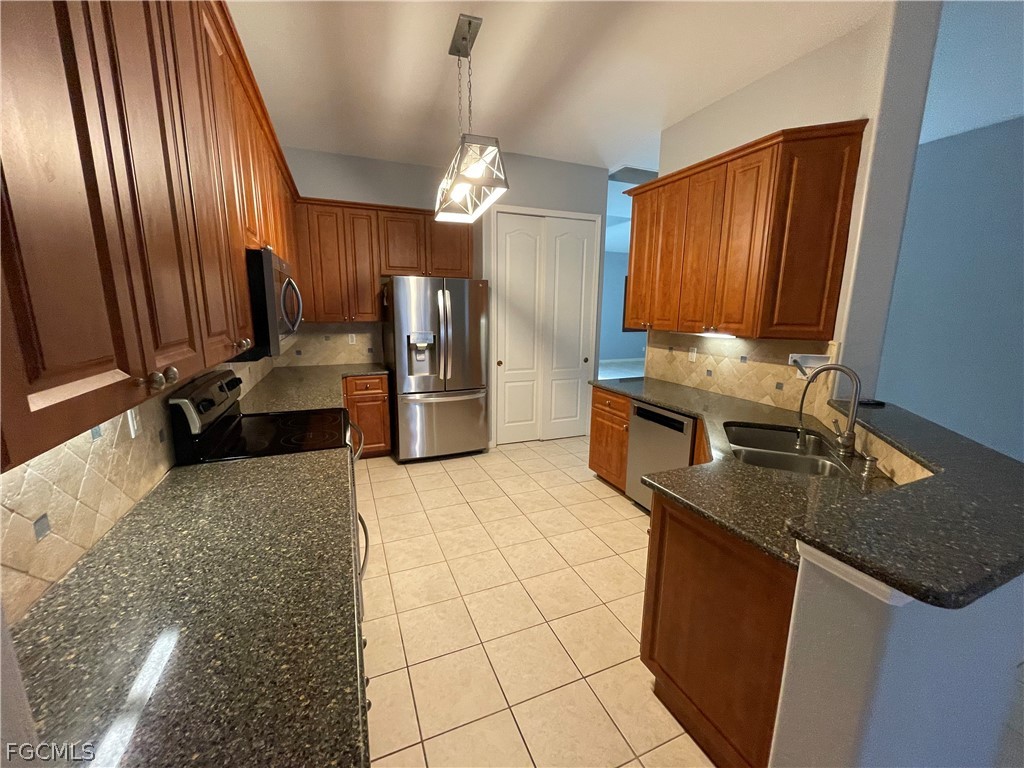 3023 Lake Manatee Court Cape Coral FL 33909 2026006806 image5