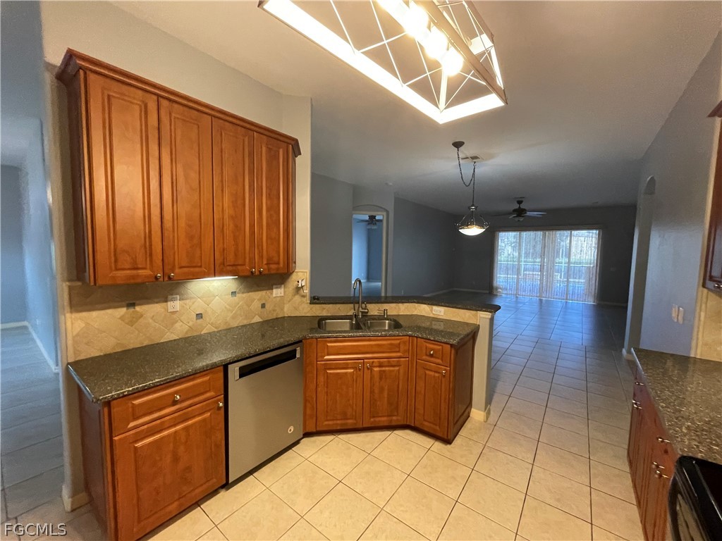 3023 Lake Manatee Court Cape Coral FL 33909 2026006806 image7