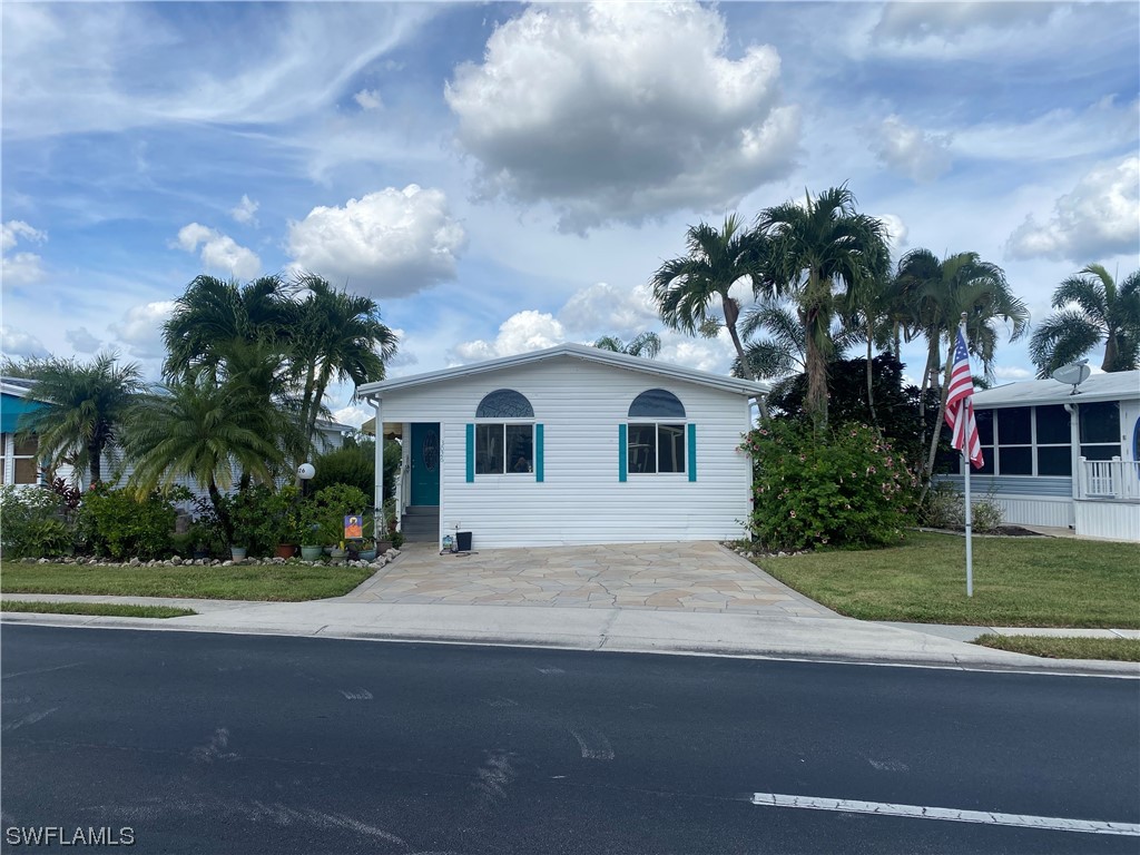 3026 Crystal Lake Drive Naples FL 34119 223077484 image1