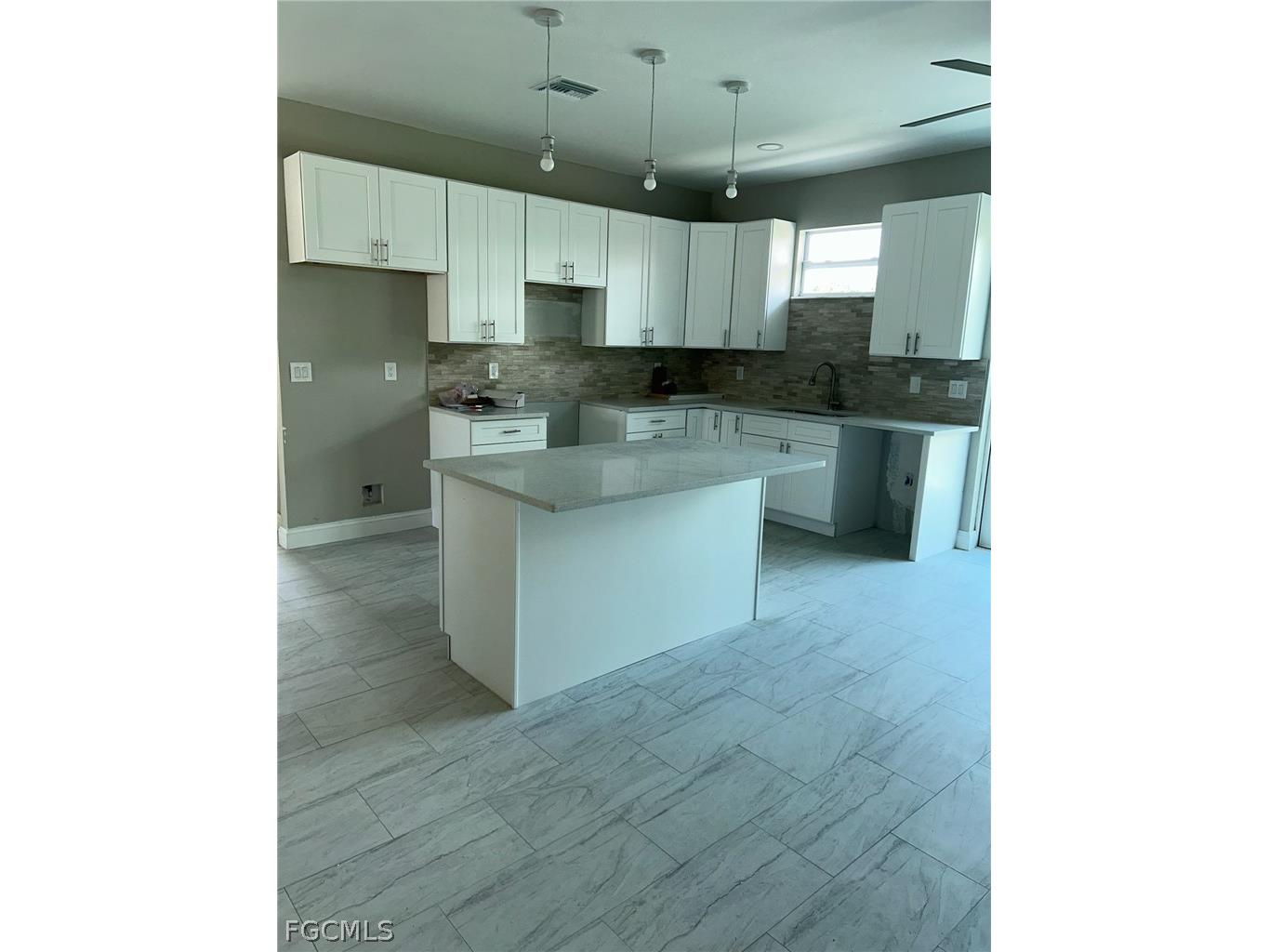 3027 2nd Street Fort Myers FL 33916 2026008274 image7