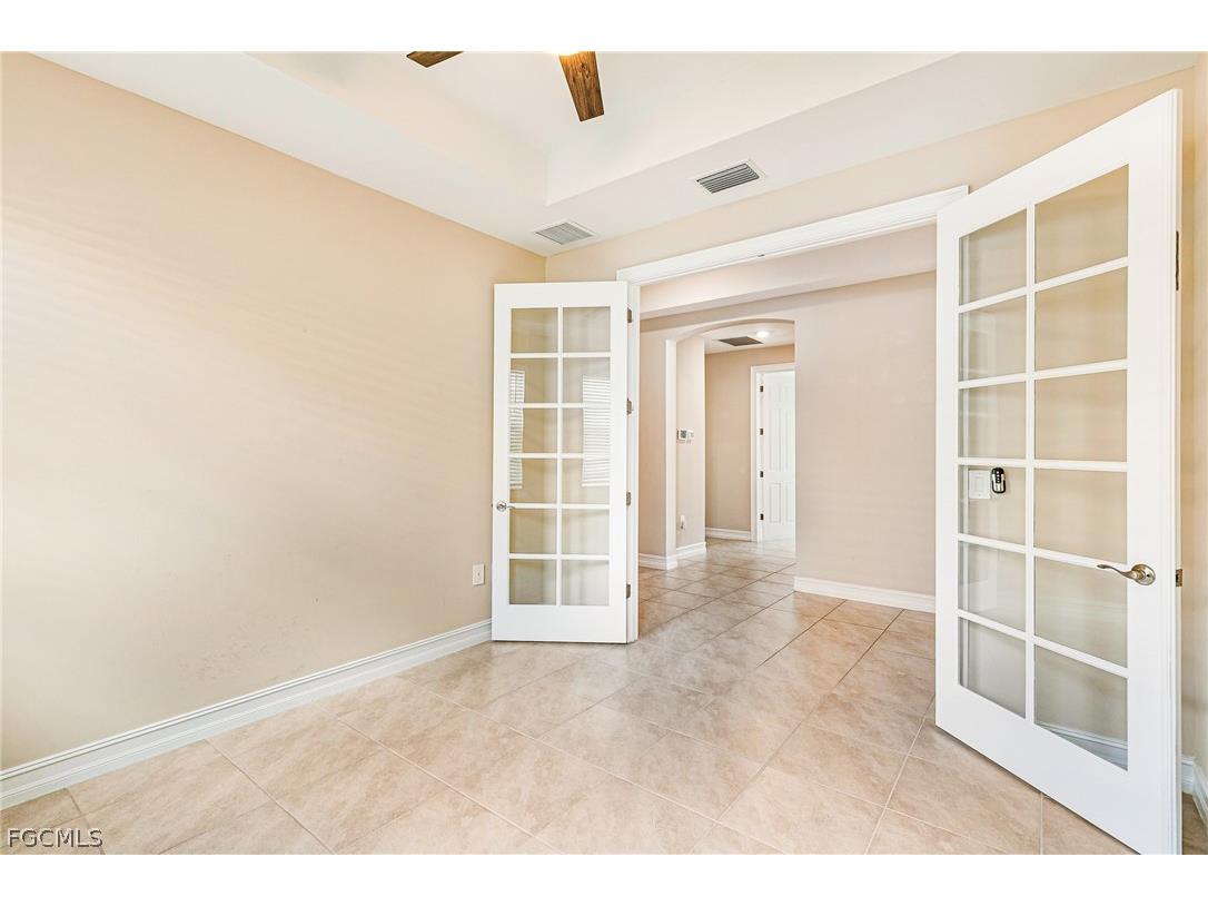 3028 Royal Gardens Avenue Fort Myers FL 33916 2026010622 image15