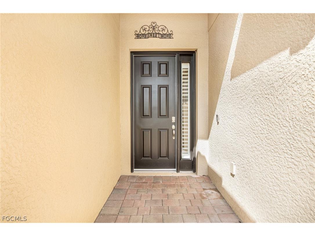3028 Royal Gardens Avenue Fort Myers FL 33916 2026010622 image2