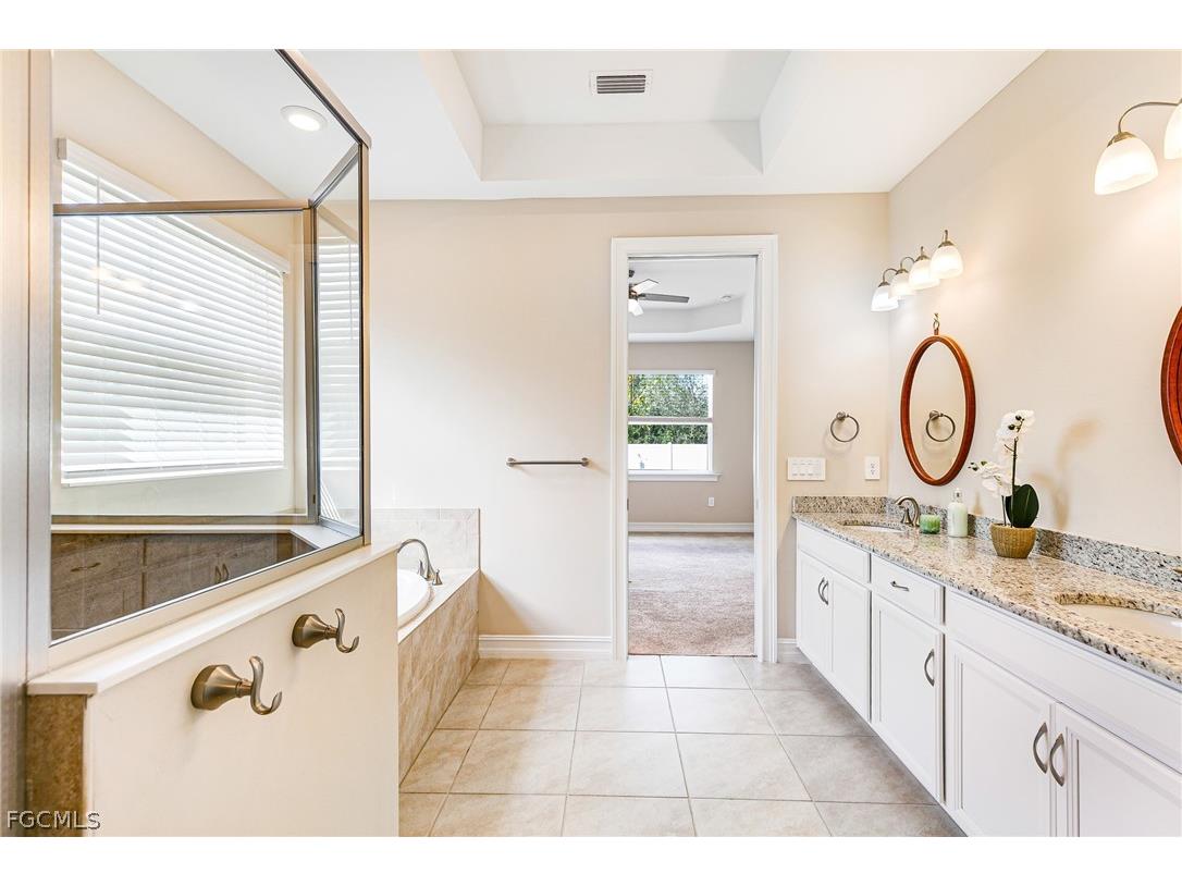 3028 Royal Gardens Avenue Fort Myers FL 33916 2026010622 image29