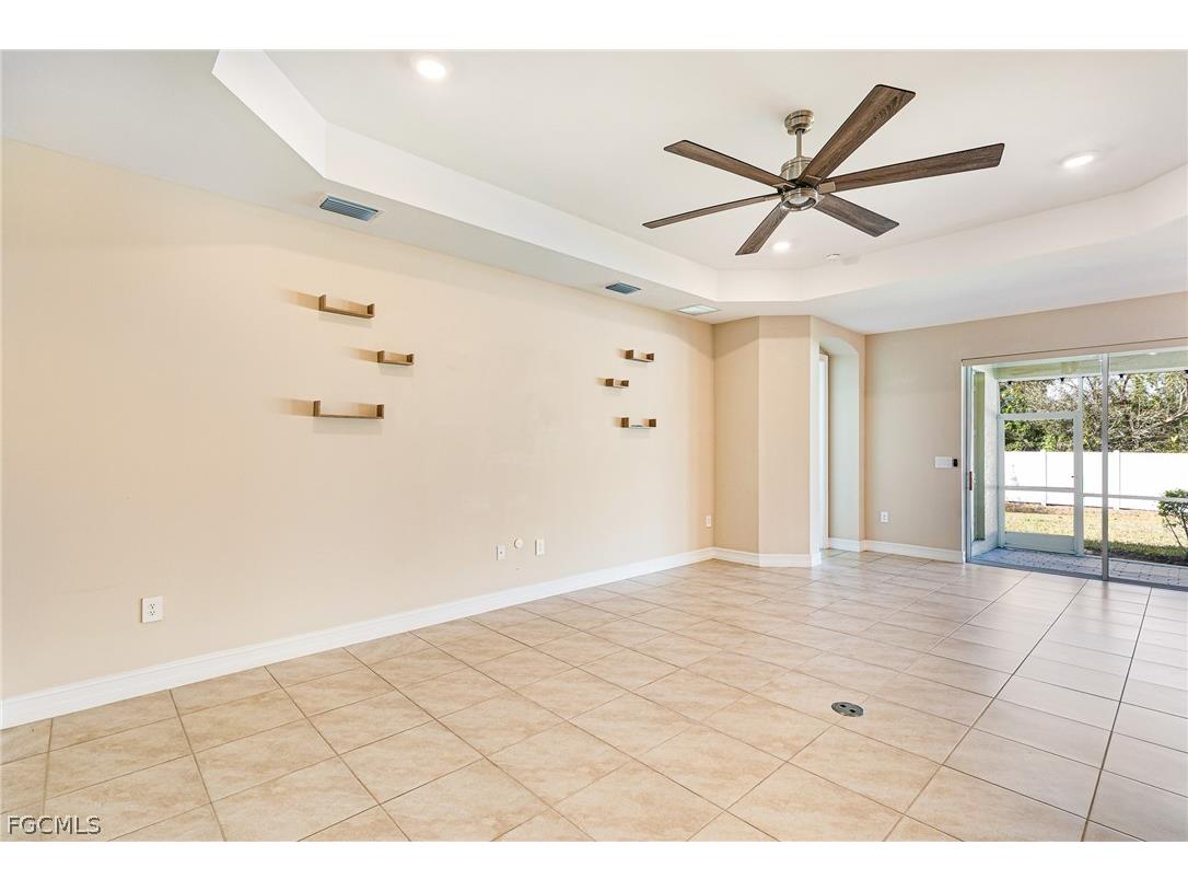 3028 Royal Gardens Avenue Fort Myers FL 33916 2026010622 image34