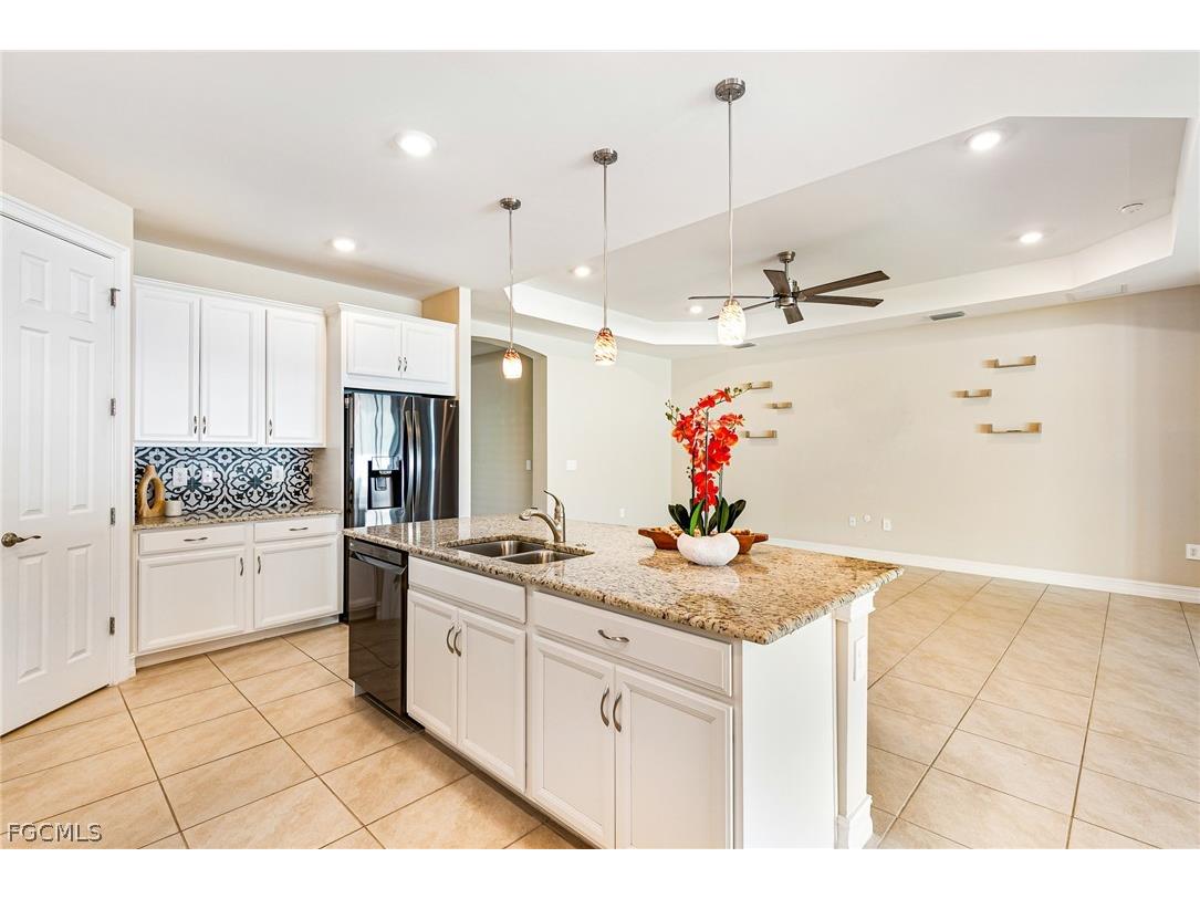 3028 Royal Gardens Avenue Fort Myers FL 33916 2026010622 image9