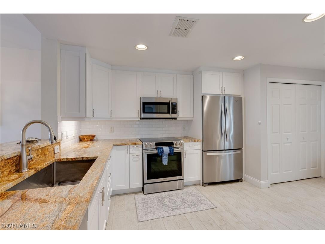 3029 Driftwood Way #3301 Naples FL 34109 226006513 image12